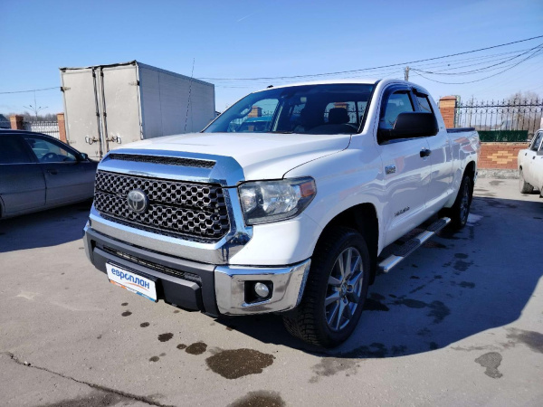 Toyota Tundra — Б/У, 2017 г. (Новосибирская область, 80189 км)