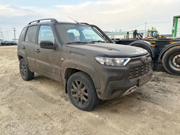 LADA Niva Travel Luxe 1.7 80hp 5MT — Б/У, 2023 г.