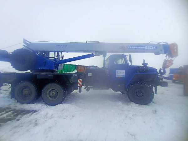 Галичский автокрановый завод (ГАКЗ) КС-55713 на шасси Ural 4320 6x6 Автокран КС-55713-3В-1 — Б/У, 2022 г.