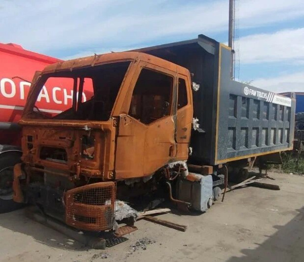 FAW J6 6x6 Самосвал CA3250P66K24L1TE5 — Б/У, 2023 г.
