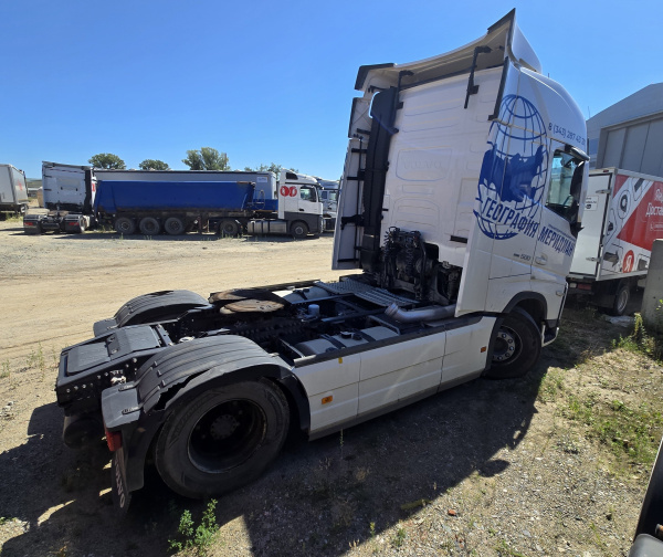 VOLVO FH 4x2 Седельный тягач — Б/У, 2023 г.