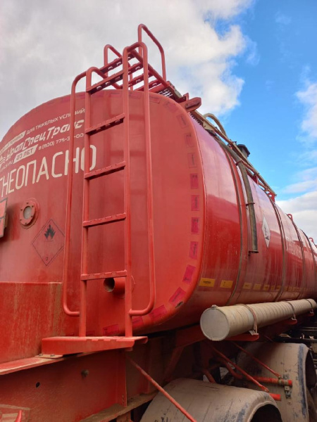 УСТ(УралСпецТранс, ООО) 946515 — Б/У, 2023 г. (Ленск, 200000 км)