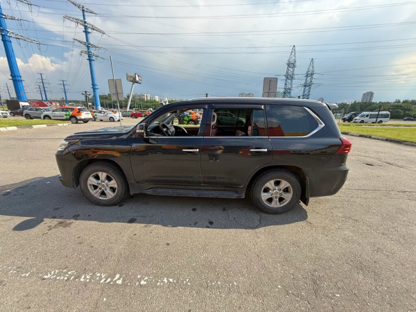 Lexus LX450D Executive 1 — Б/У, 2017 г.
