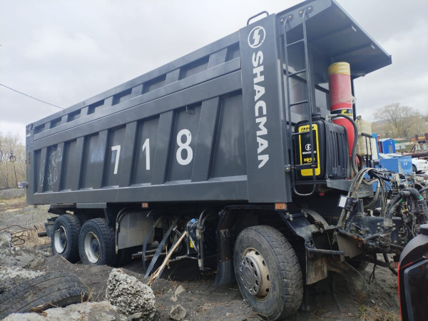 Shacman (Shaanxi) SX 8x4 Самосвал SX331863366 — Б/У, 2023 г.