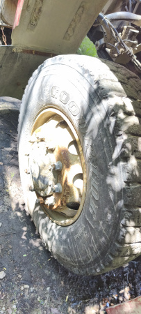 Shacman (Shaanxi) SX 6x6 Седельный тягач SX42586V385 — Б/У, 2023 г.
