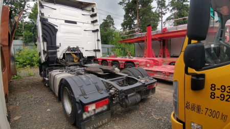 RENAULT T 4x2 Седельный тягач — Б/У, 2018 г.