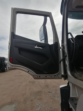 HONGYAN CQ 6x4 Седельный тягач CQ4257EV11334 — Б/У, 2023 г.