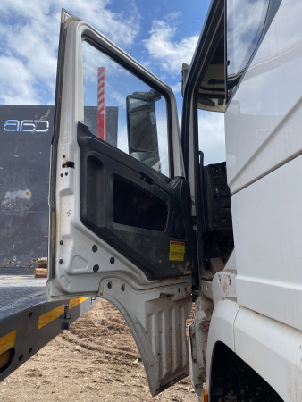 Shacman (Shaanxi) SX 6x6 Самосвал SX32586V385 — Б/У, 2021 г.