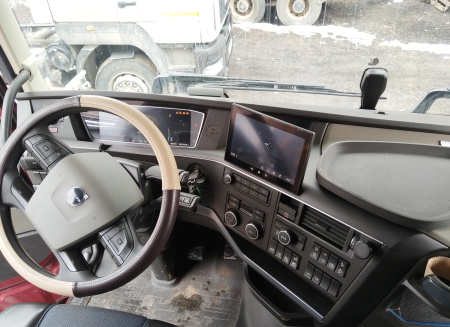 VOLVO FH 6x4 Седельный тягач — Б/У, 2024 г.