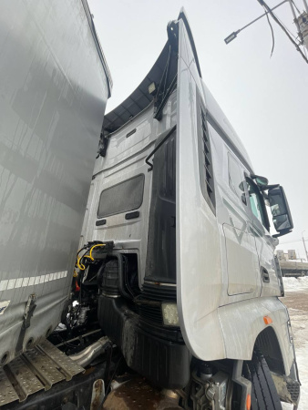 FAW J7 4x2 Седельный тягач CA4180P77K25E5 — Б/У, 2023 г.