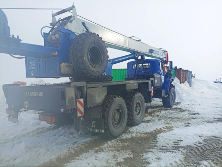 Галичский автокрановый завод (ГАКЗ) КС-55713 на шасси Ural 4320 6x6 Автокран КС-55713-3В-1 — Б/У, 2022 г.