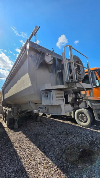 Grunwald 9453 Полуприцеп самосвальный 9453-0000011-60 — Б/У, 2024 г.