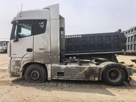 Foton AUMAN 4x2 Седельный тягач BJ4189SLFKA — Б/У, 2023 г.