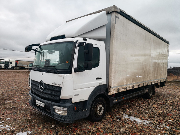 Mercedes-Benz ATEGO 4x2 Бортовой с гидробортом 818 — Б/У, 2018 г.