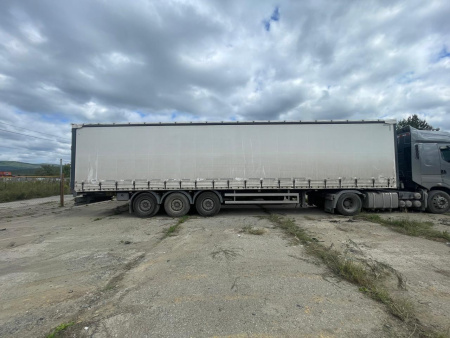 UAT SCFG Полуприцеп Бортовой/Шторный SCFG-9226.01 — Б/У, 2023 г.