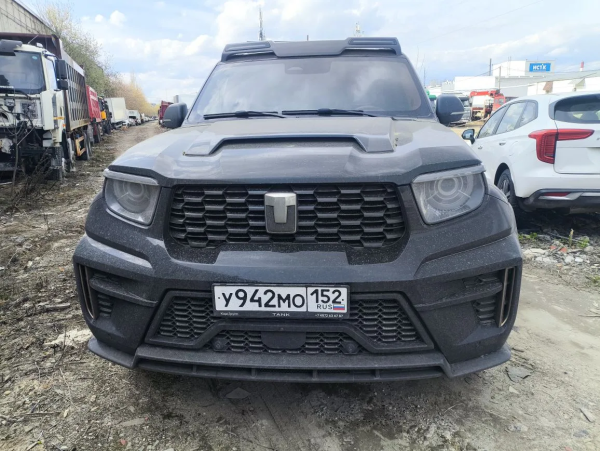TANK 700 Е1 3.0 HEV 9AT 4WD — Б/У, 2024 г.