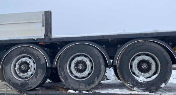 Grunwald 9453 Полуприцеп бортовой 9453-0000010-10 — Б/У, 2023 г.