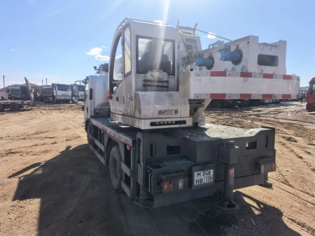 Isuzu ELF 8.3 4x2 Автокран ELF KV100 — Б/У, 2025 г.