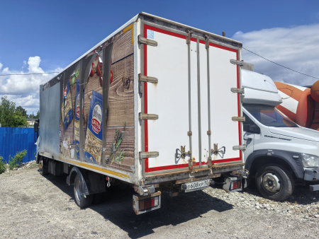 Isuzu ELF 9.5 Изотермический/рефрижератор с гидробортом АФ-4749B0 — Б/У, 2017 г.