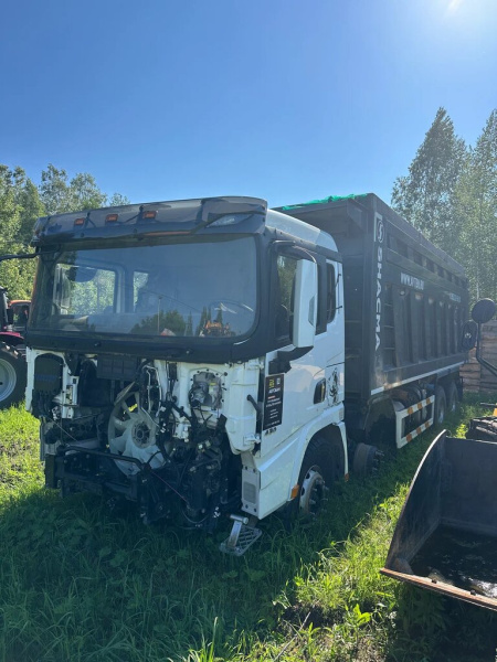 Shacman (Shaanxi) SX 8x4 Самосвал SX33186V366 — Б/У, 2024 г.