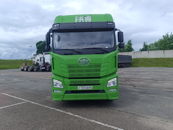 FAW JH6 6x4 Седельный тягач CA4250P25K15T1NE5A80 — Б/У, 2023 г.