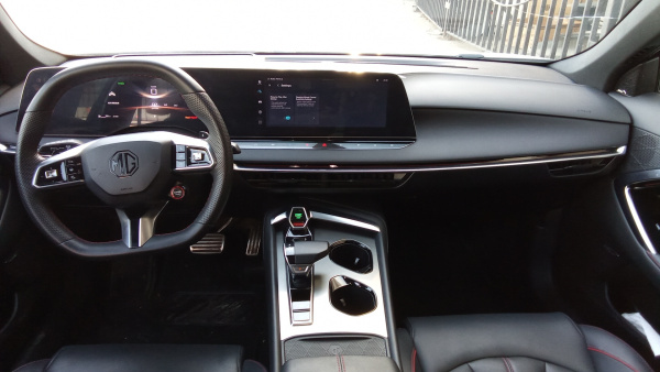MG Elegant 1.5 AMT — Б/У, 2023 г.