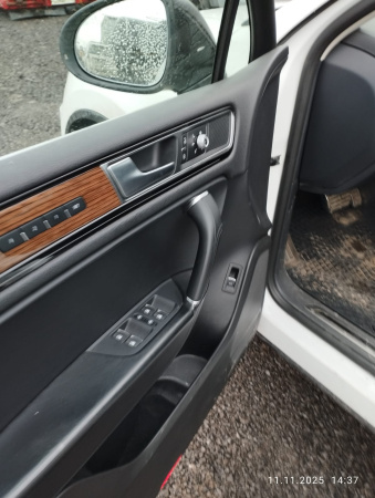 Volkswagen TOUAREG — Б/У, 2017 г.
