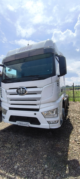 FAW J7 6x4 Седельный тягач CA4250P77K25T1E5 — Б/У, 2023 г.