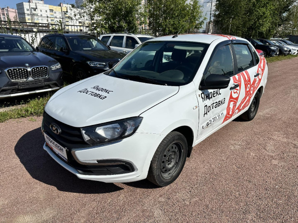 Lada Granta седан — Б/У, 2024 г. (Санкт-Петербург, 81414 км)