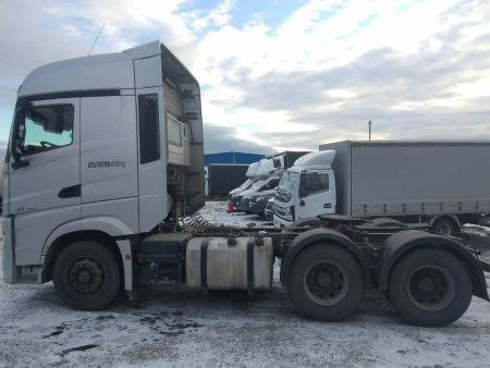BEIJING BJ 6x4 Седельный тягач BJ4250D6CP-02 — Б/У, 2023 г.