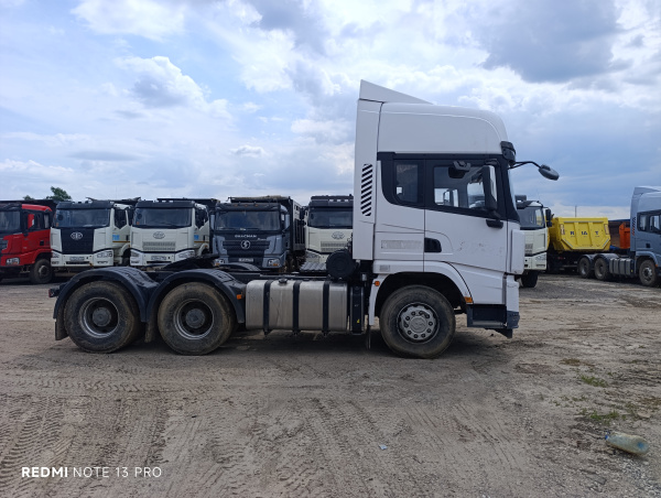 Shacman (Shaanxi) SX 6x4 Седельный тягач SX42584V324 — Б/У, 2022 г.