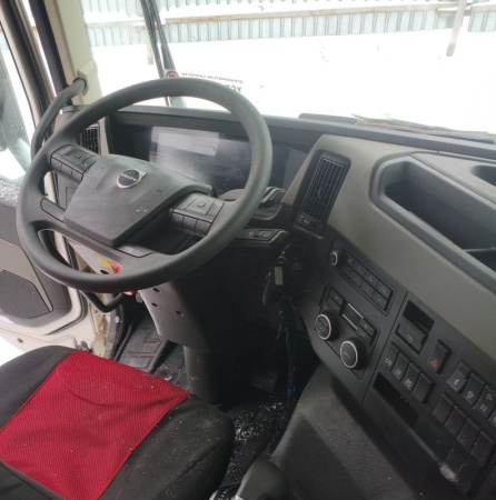 VOLVO FM 6x2 Седельный тягач — Б/У, 2024 г.