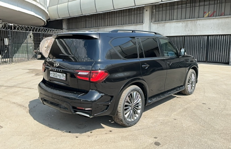 INFINITI 5.6 LUXE Sensory (8-мест) ProACTIVE — Б/У, 2018 г.