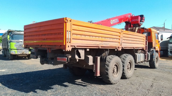 КАМАЗ 43118 6x6 Бортовой с КМУ HORYONG HRS216 — Б/У, 2023 г.