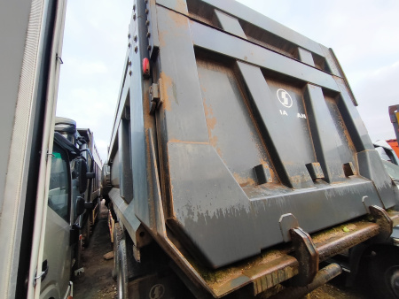 Shacman (Shaanxi) SX 8x4 Самосвал SX33186V366 — Б/У, 2024 г.