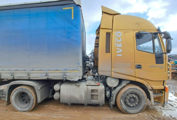 HONGYAN CQ 4x2 Седельный тягач CQ4186HV52 — Б/У, 2023 г.