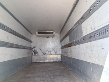 Isuzu ELF 9.5 Изотермический/рефрижератор с гидробортом АФ-4749B0 — Б/У, 2017 г.