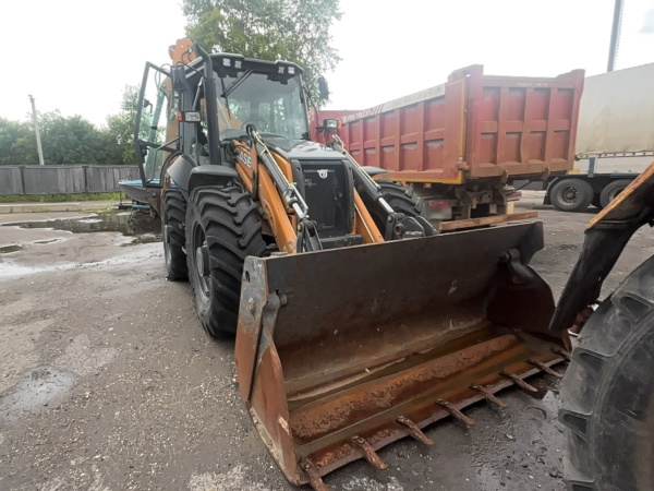 CASE 695SV Экскаватор-погрузчик — Б/У, 2024 г.