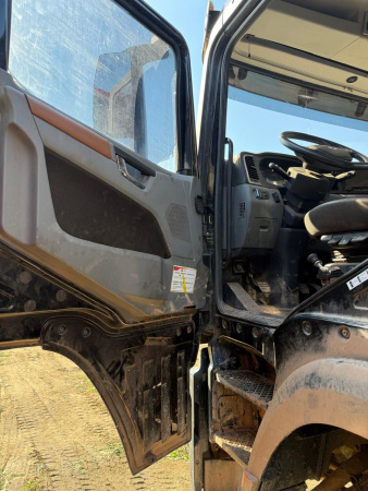 Shacman (Shaanxi) SX 8x4 Самосвал SX331863366 — Б/У, 2023 г.