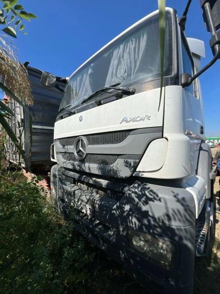 Mercedes-Benz AXOR 4x2 Седельный тягач 1840 LS — Б/У, 2017 г.