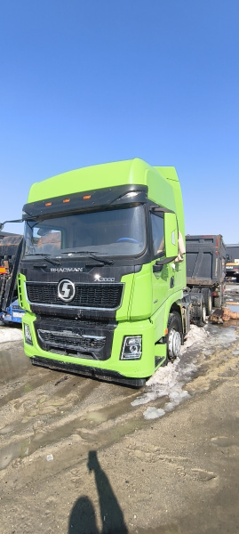 Shacman (Shaanxi) SX 6x4 Седельный тягач SX42584W324C — Б/У, 2023 г.