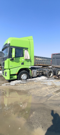 Shacman (Shaanxi) SX 6x4 Седельный тягач SX42584W324C — Б/У, 2023 г.