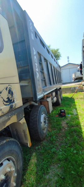 Shacman (Shaanxi) SX 8x4 Самосвал SX331863366 — Б/У, 2024 г.