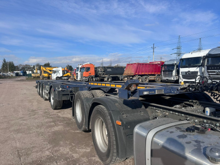 УралСпецТранс 9465 Полуприцеп контейнеровоз 4 оси 946520-A1-04 — Б/У, 2024 г.