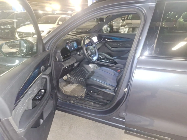 Geely Monjaro Флагман 2.0T 8AT 4WD — Б/У, 2024 г.