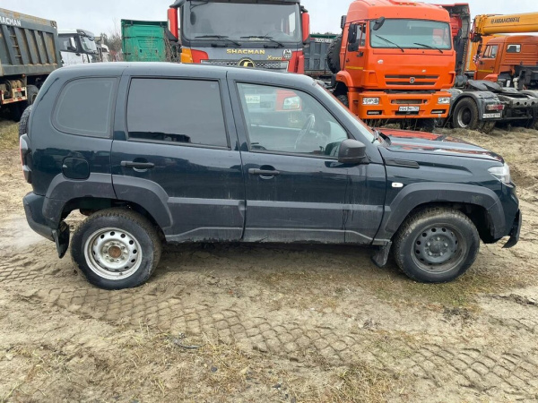 LADA Niva Travel Classic 1.7 80hp 5MT — Б/У, 2023 г.