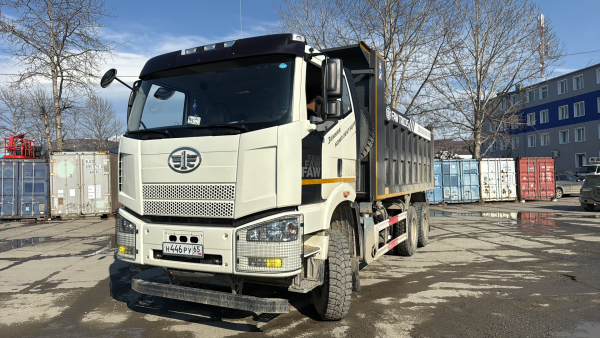 FAW (First Automotive Works) CA3250P66K2T1E5 — Б/У, 2023 г. (Южно-Сахалинск, 21030 км)