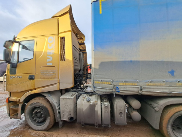 HONGYAN CQ 4x2 Седельный тягач CQ4186HV52 — Б/У, 2023 г.