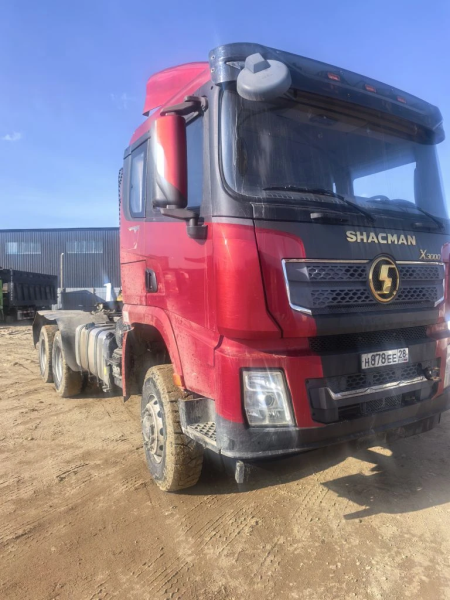 Shacman (Shaanxi) SX 6x6 Седельный тягач SX42586V385 — Б/У, 2022 г.