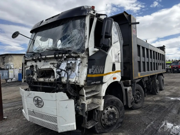 FAW J6* 8x4 Самосвал — Б/У, 2023 г.